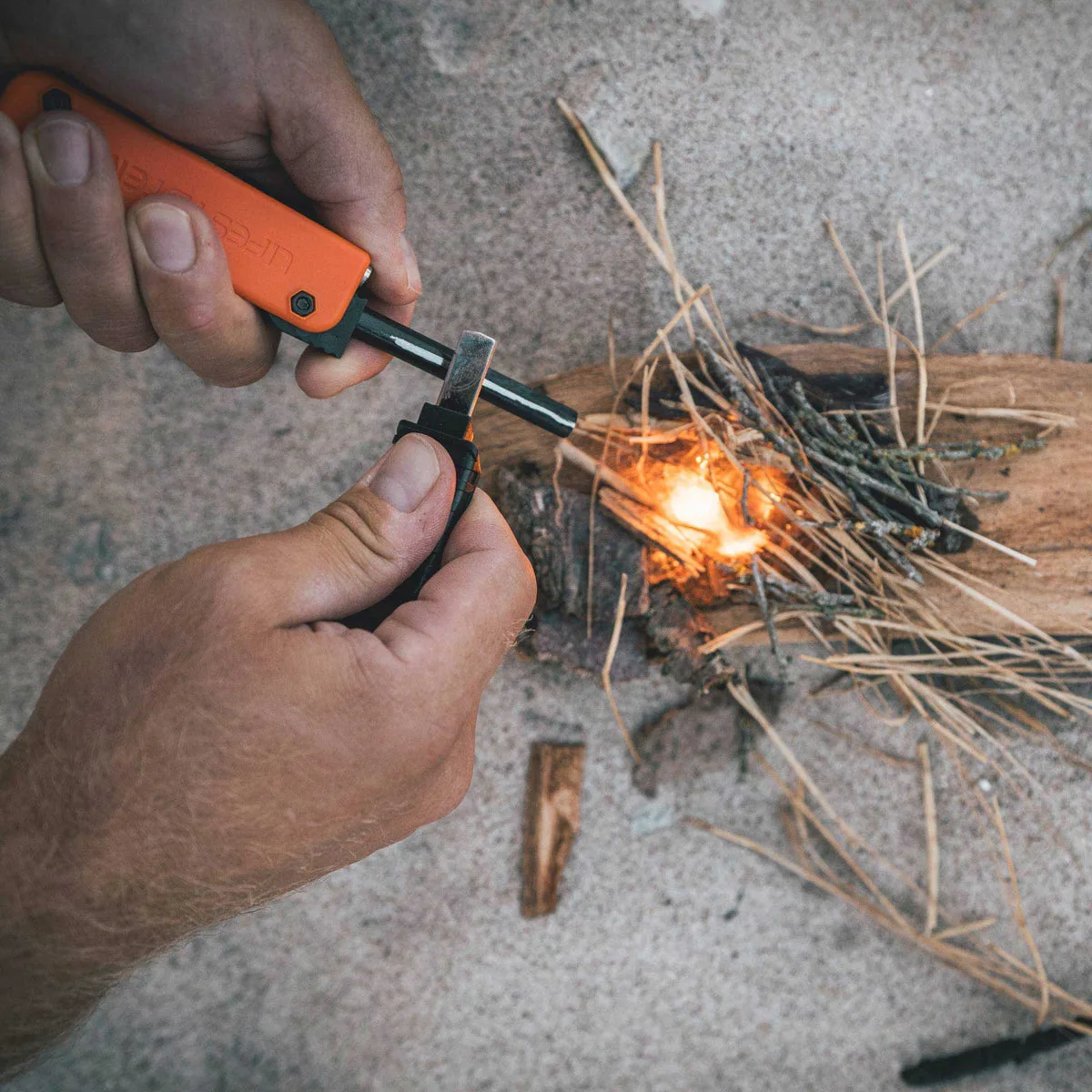 Lifesystems Dual Action Fire Starter — Ferrocerium & Magnesium Rod — view 4